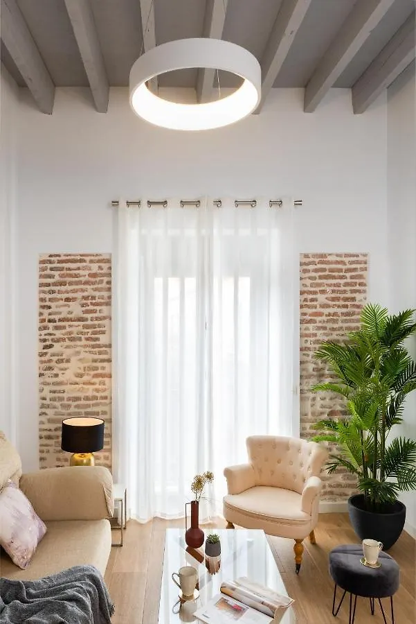 세비야 Komodo Puerta Osario 아파트